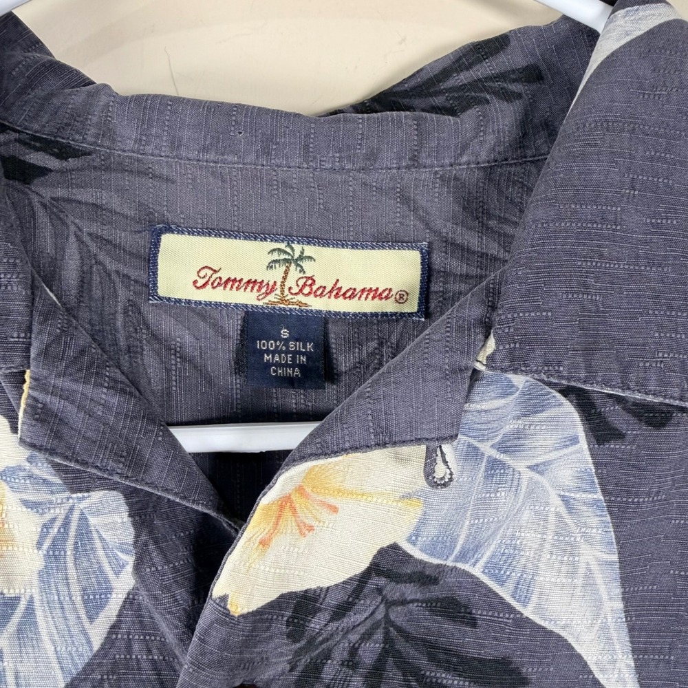 Tommy Bahama Mens Small Silk Tropical Floral Camp Shirt Charcoal Grey resort - Picture 3 of 6